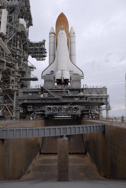NASA image: KSC-08pd3332