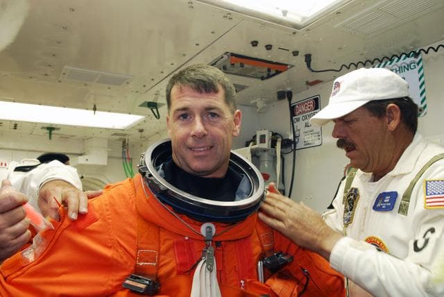 NASA image: KSC-08pd3433