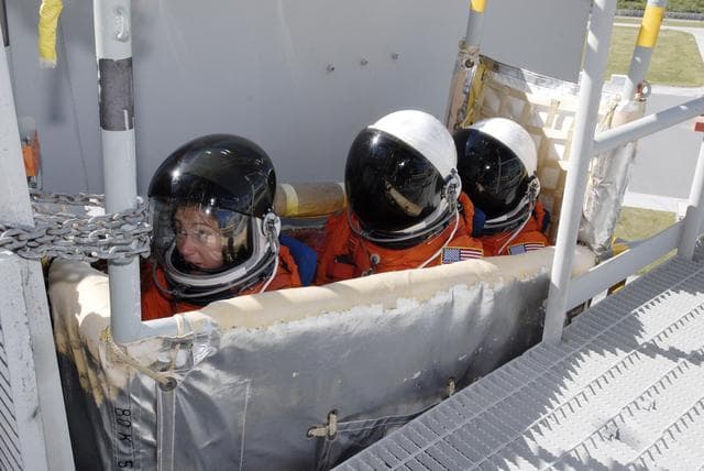 NASA image: KSC-08pd3441