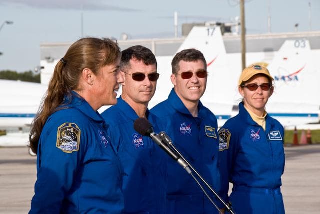 NASA image: KSC-08pd3617