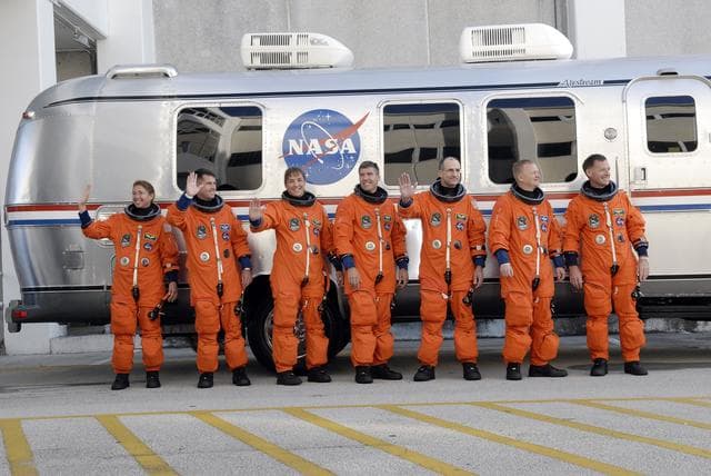 NASA image: KSC-08pd3687