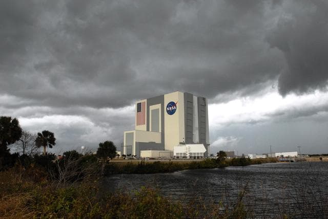 NASA image: KSC-08pd3849