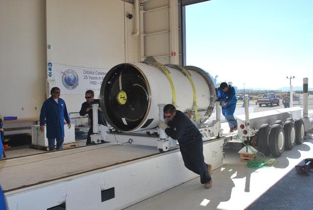 NASA image: KSC-08pd3872