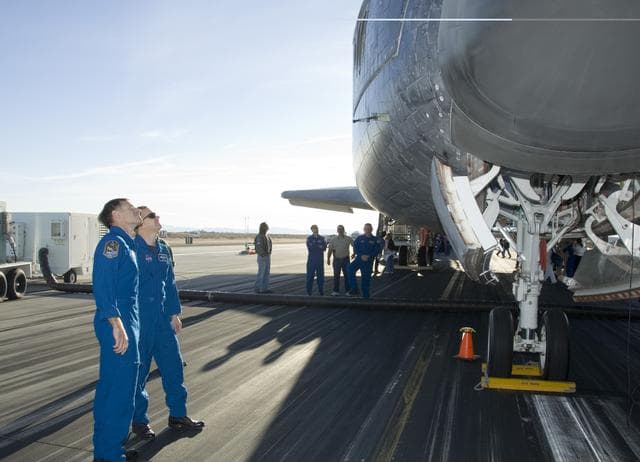 NASA image: KSC-08pd3879