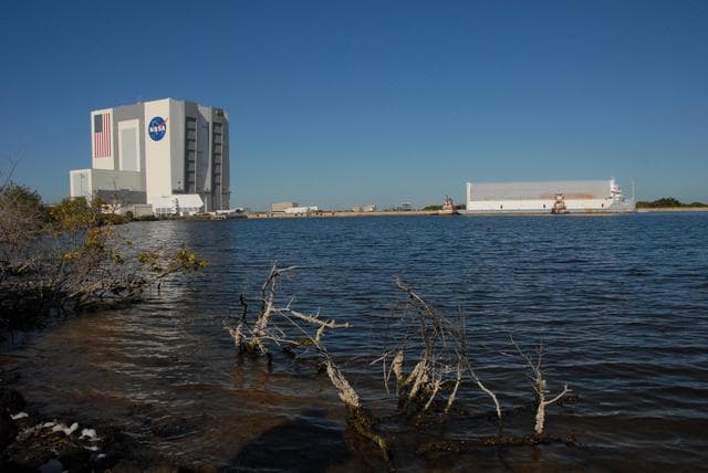 NASA image: KSC-08pd3898