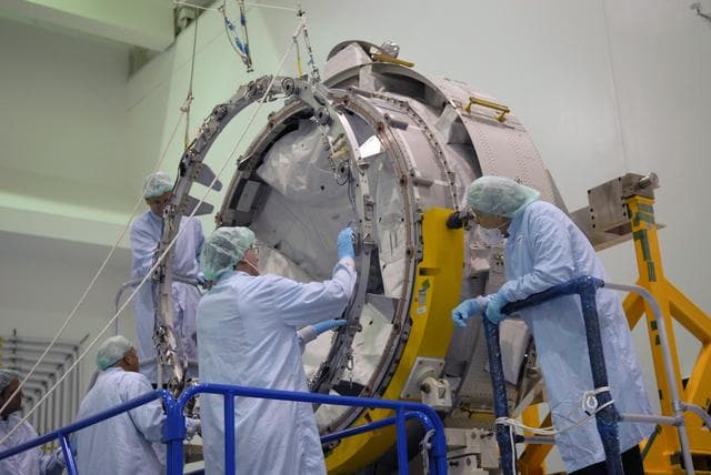 NASA image: KSC-08pd3927