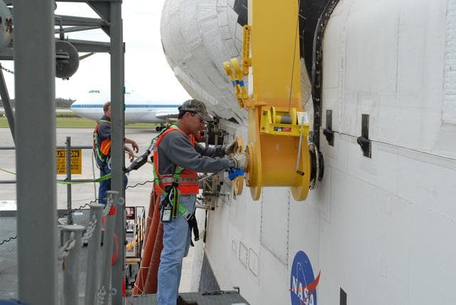 NASA image: KSC-08pd4016
