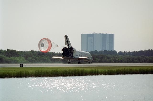 NASA image: KSC-08pp0438