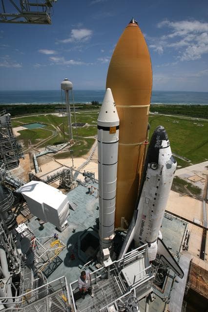 NASA image: KSC-2009-4423