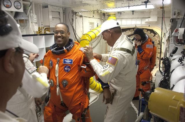 KSC-2011-1637