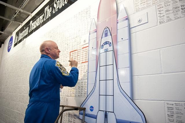 NASA image: KSC-2011-2616