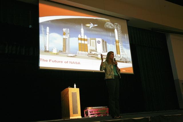 KSC-2011-7825