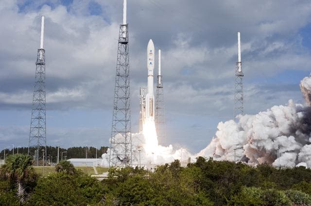 NASA image: KSC-2011-8011