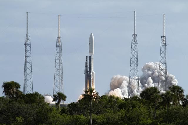 NASA image: KSC-2011-8020