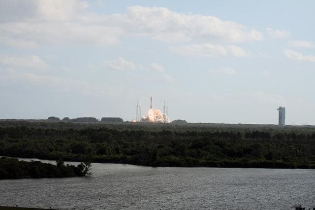 NASA image: KSC-2011-8037