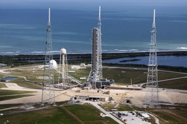 NASA image: KSC-2011-8048