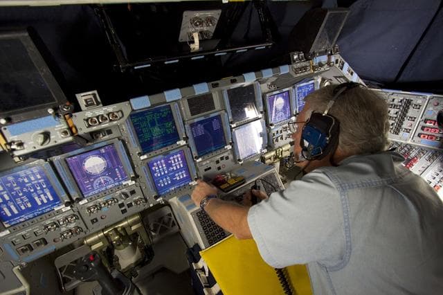 KSC-2011-8376
