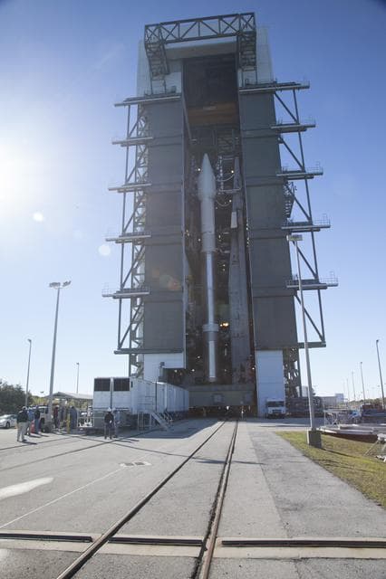 NASA image: TDRS-L Roll to Pad 41