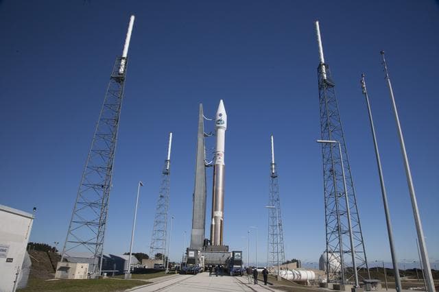 NASA image: TDRS-L Roll to Pad 41