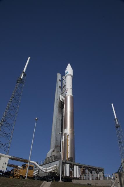 NASA image: TDRS-L Roll to Pad 41