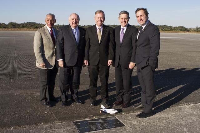 NASA image: Dreamchaser and VIP's