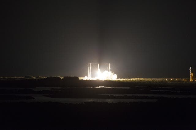 NASA image: TDRS-L Liftoff