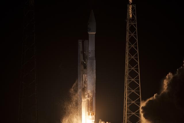 NASA image:  TDRS-L Liftoff