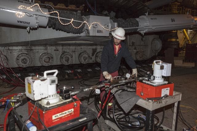 NASA image: Jacking Up Crawler