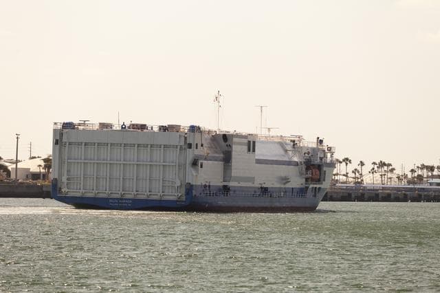 NASA image: Delta Mariner arrival with EFT-1 Booster