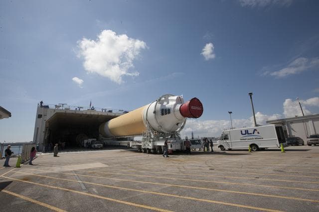 NASA image: Orion Core Stage & Booster Offload, Move to HIF