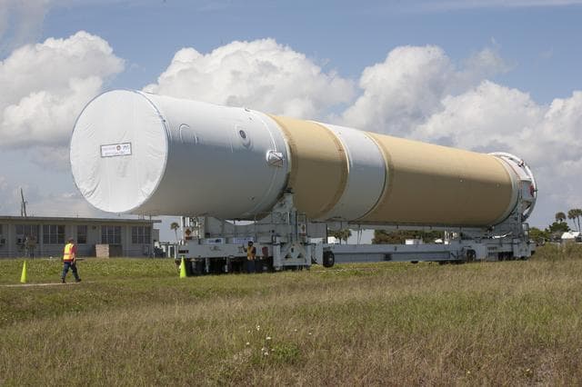 NASA image: Orion Core Stage & Booster Offload, Move to HIF