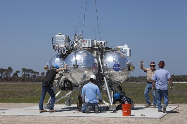 NASA image: Morpheus Alhat Integrated and Laser Test