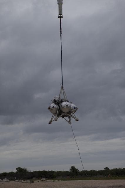 NASA image: Morpheus Campaign 2A Tether Test