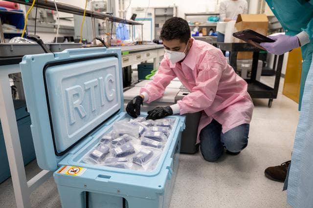 NASA image: CRS-21 Science Experiments Unpacking