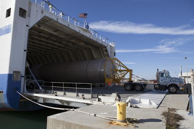 NASA image: MMS Atlas V Booster Arrival & Move to ASOC