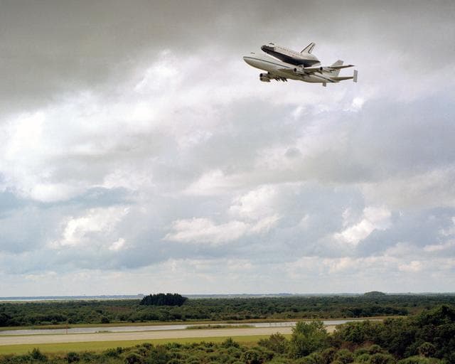 NASA image: Arrival of orbiter Discovery at KSC aboard shuttle ferry