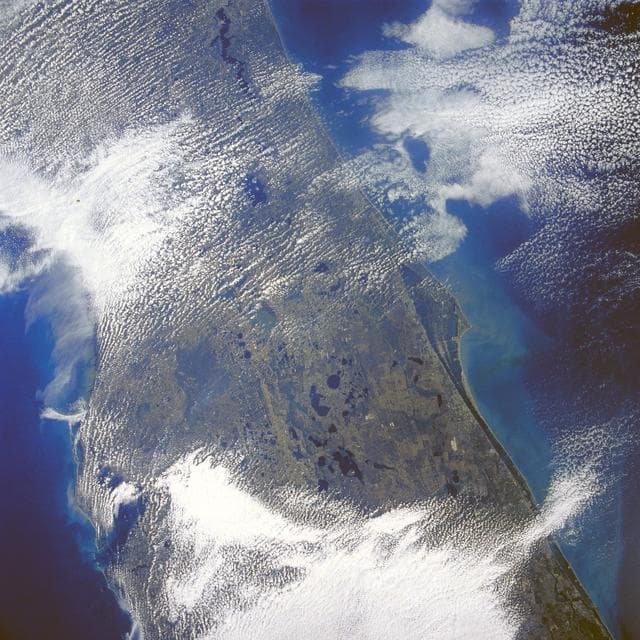 NASA image: KSC-89PC-0392
