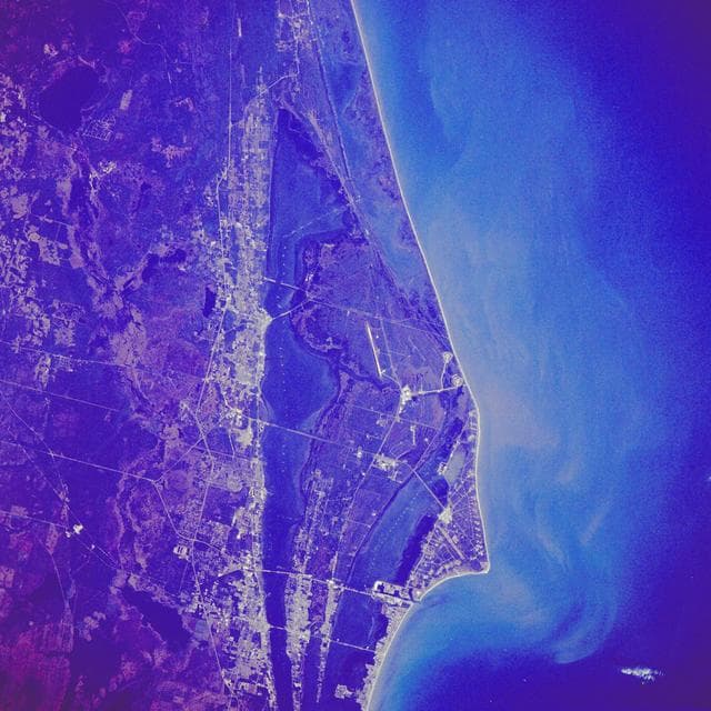 NASA image: KSC-89PC-0396