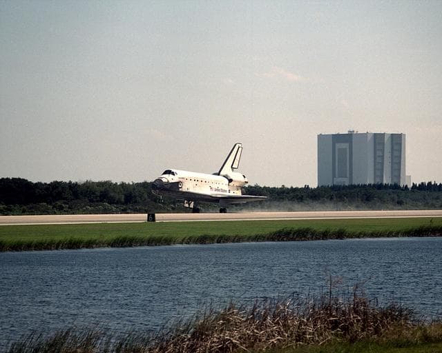 NASA image: KSC-98pc1563