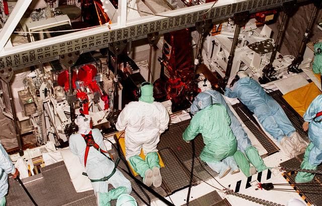 NASA image: KSC-98pc1683