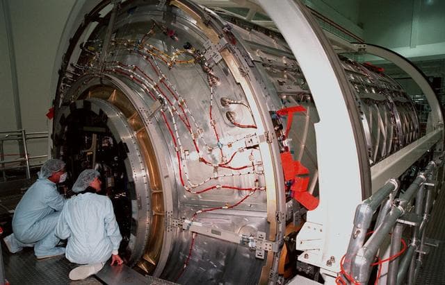 NASA image: KSC-98pc1718