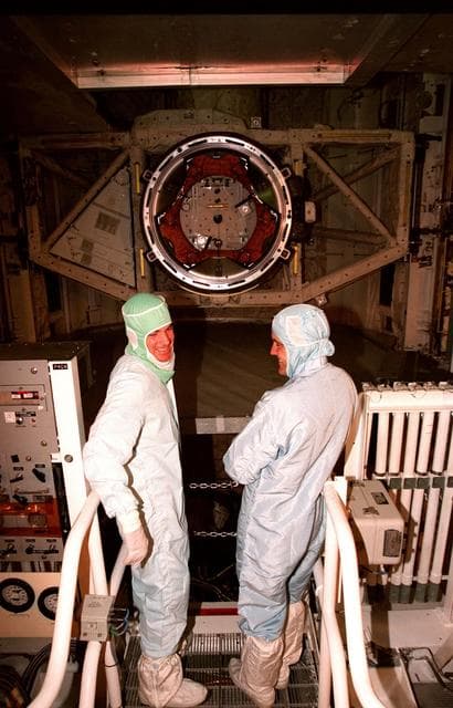 NASA image: KSC-98pc1746