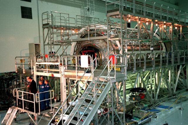 NASA image: KSC-98pc1752