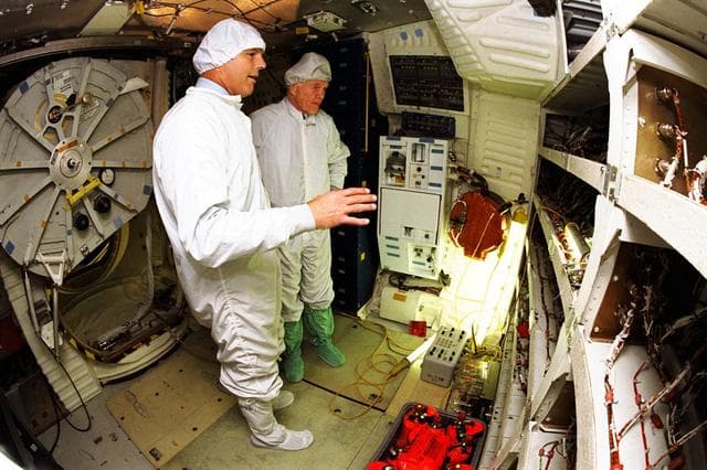 NASA image: KSC-98pc190
