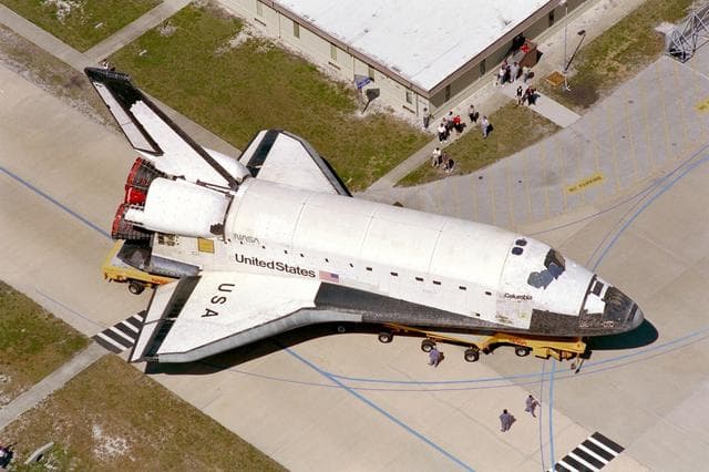 NASA image: KSC-98pc371