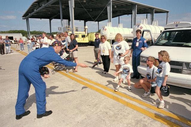 NASA image: KSC-98pc472