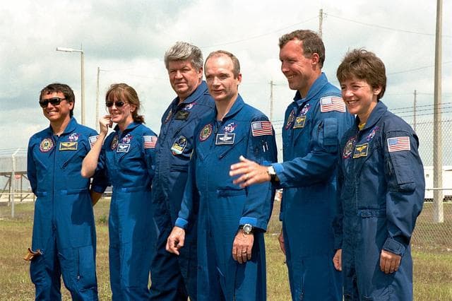 NASA image: KSC-98pc668