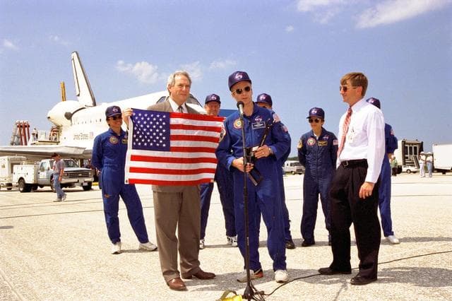 NASA image: KSC-98pc748