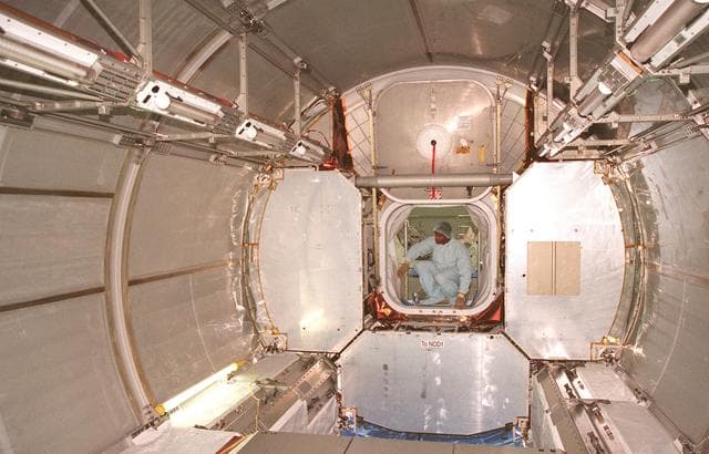 NASA image: KSC-98pc924