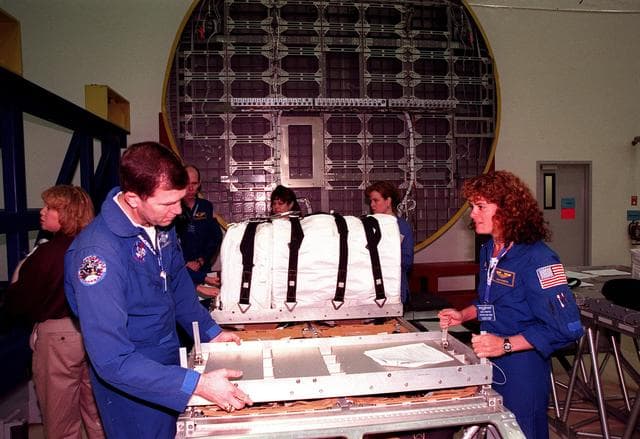 NASA image: KSC-99pp0200
